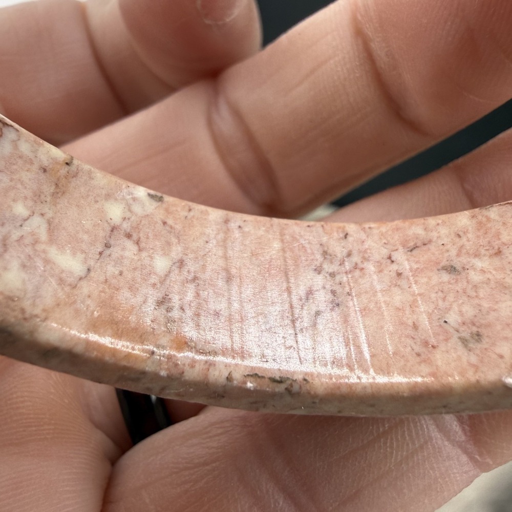 Vintage Bangle Bracelet Carved Polished Stone Pink 8" - Picture 7 of 8